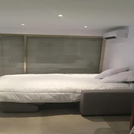 Tres Beau Studio Avec Terrasse, Situe A 100m Des Plages De Juans Les Pins *