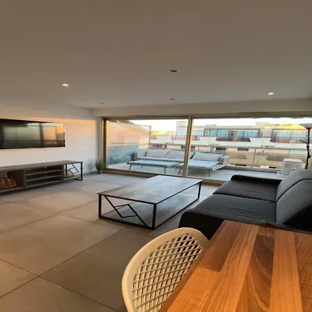 Tres Beau Studio Avec Terrasse, Situe A 100m Des Plages De Juans Les Pins 公寓
